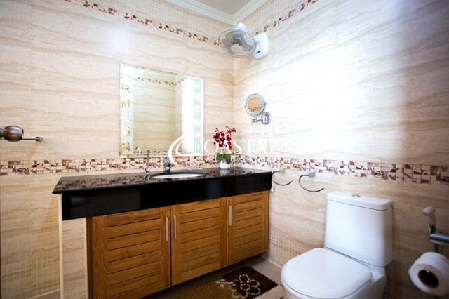 คอนโดสำหรับขายหรือเช่าที่พระตำหนัก