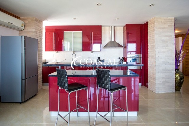 คอนโดสำหรับขายหรือเช่าที่พระตำหนัก