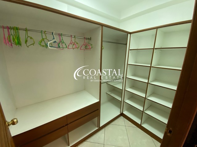 Townhouse For Sale And Rent Mabprachan/Pong