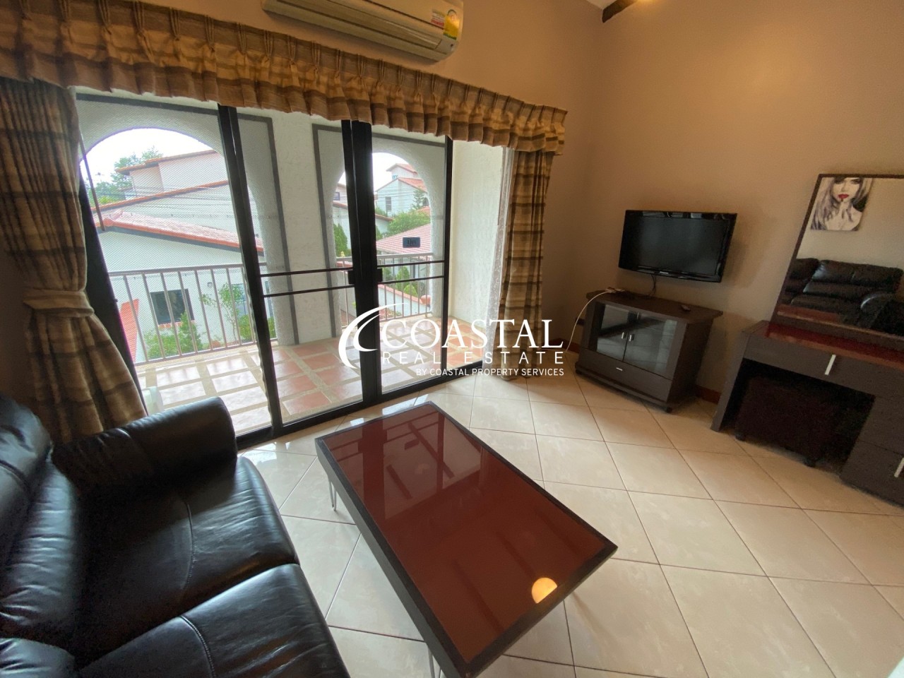 Townhouse For Sale And Rent Mabprachan/Pong