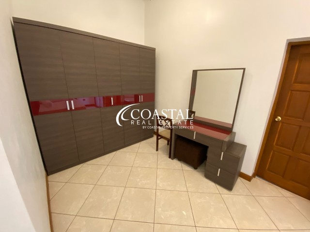 Townhouse For Sale And Rent Mabprachan/Pong