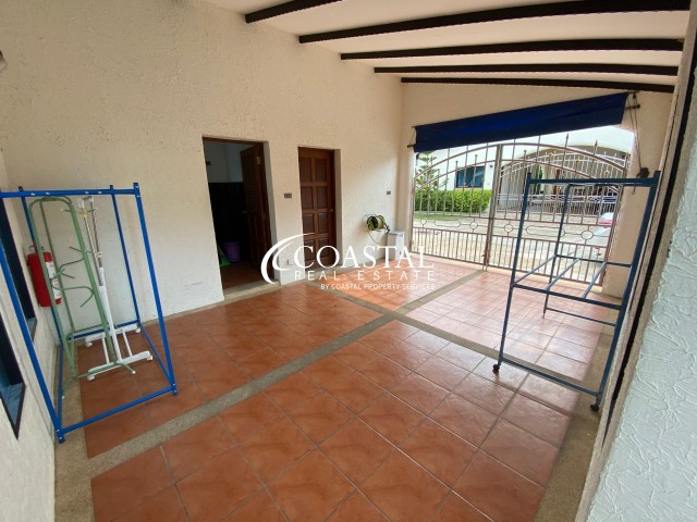 Townhouse For Sale And Rent Mabprachan/Pong