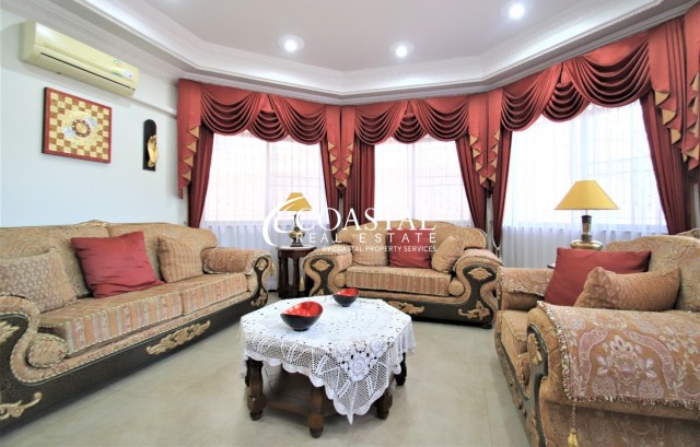 House For Sale And Rent Mabprachan/Pong