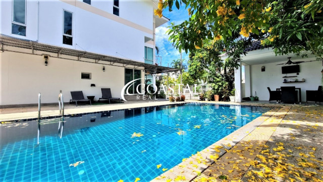 Townhouse For Rent East Pattaya