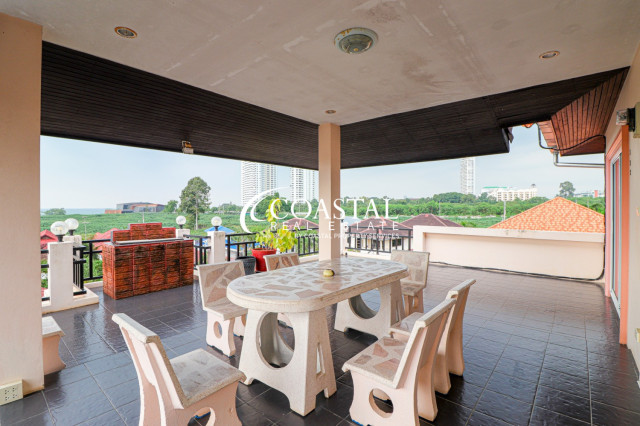 Commercial For Sale Na-Jomtien