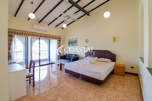 Townhouse For Sale And Rent Mabprachan/Pong