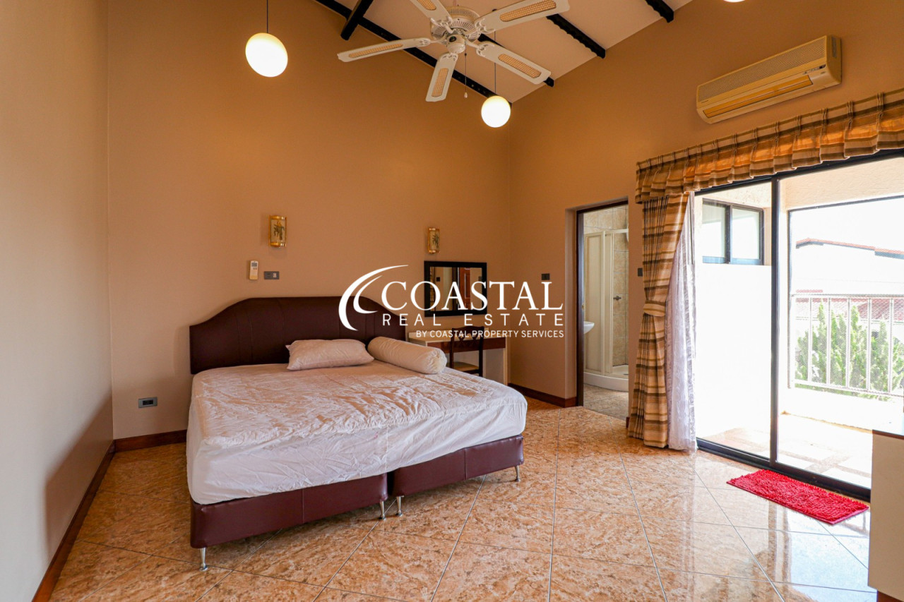 Townhouse For Sale And Rent Mabprachan/Pong