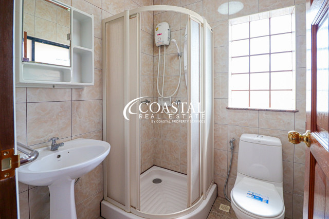 Townhouse For Sale And Rent Mabprachan/Pong