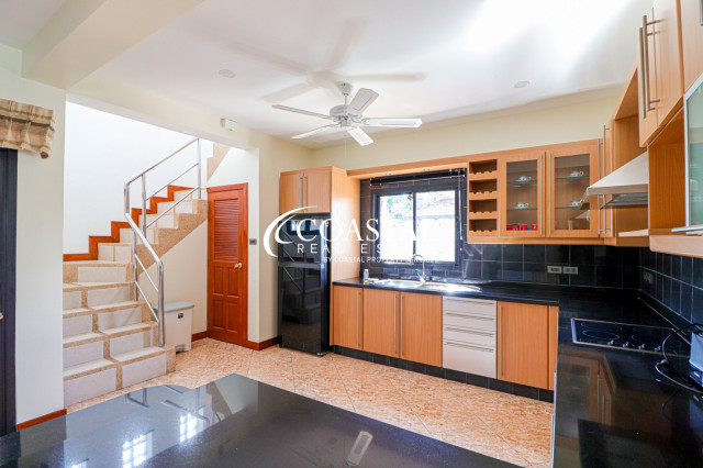 Townhouse For Sale And Rent Mabprachan/Pong
