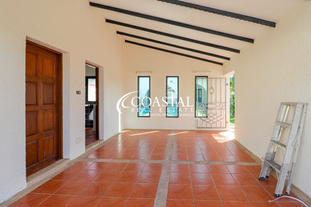 Townhouse For Sale And Rent Mabprachan/Pong