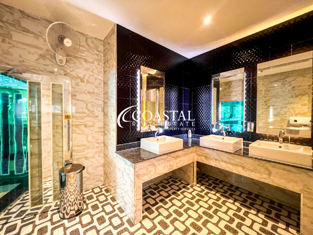 อสังหาริมทรัพย์เชิงพาณิชย์สำหรับขายที่พระตำหนัก