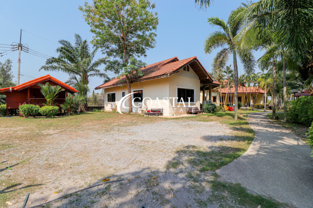 Commercial For Sale Huay Yai