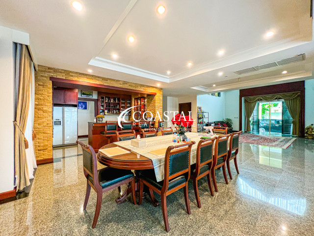 บ้านสำหรับขายที่พระตำหนัก