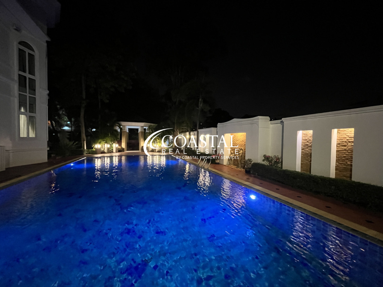 บ้านสำหรับขายที่พระตำหนัก