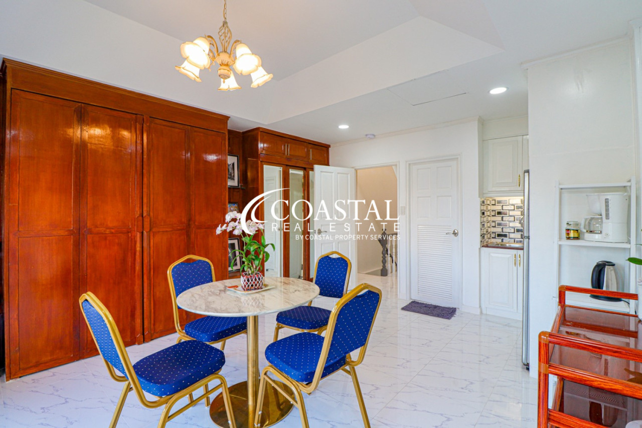 ทาวน์เฮ้าส์สำหรับขายที่พระตำหนัก