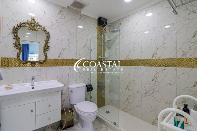 ทาวน์เฮ้าส์สำหรับขายที่พระตำหนัก