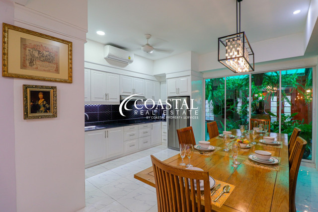 ทาวน์เฮ้าส์สำหรับขายที่พระตำหนัก