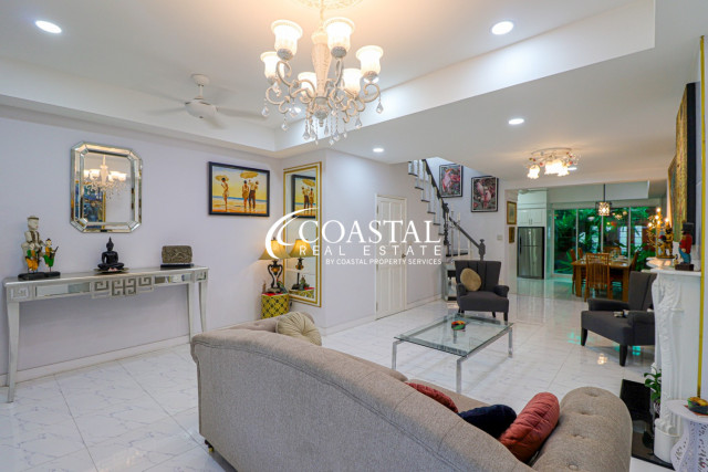 ทาวน์เฮ้าส์สำหรับขายที่พระตำหนัก