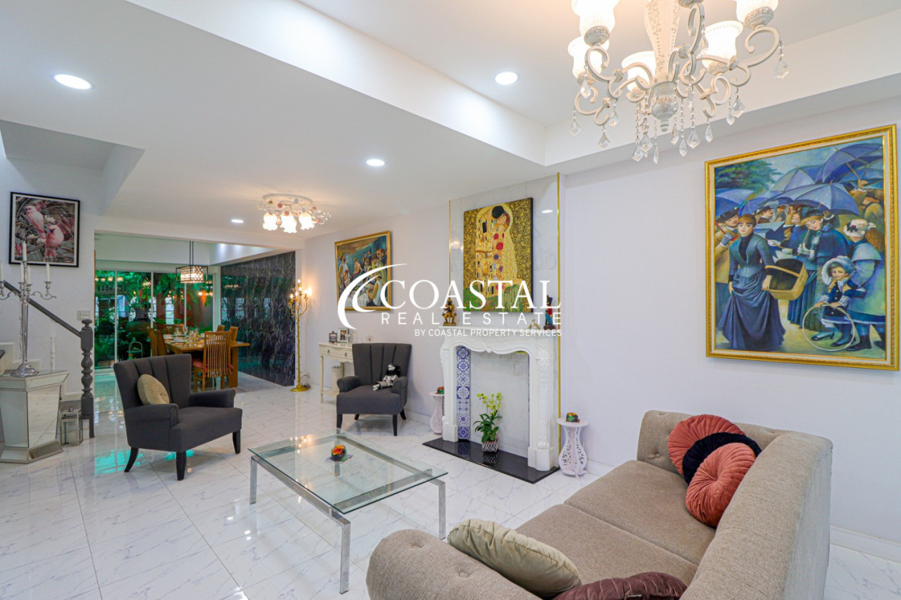 ทาวน์เฮ้าส์สำหรับขายที่พระตำหนัก