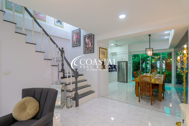 ทาวน์เฮ้าส์สำหรับขายที่พระตำหนัก