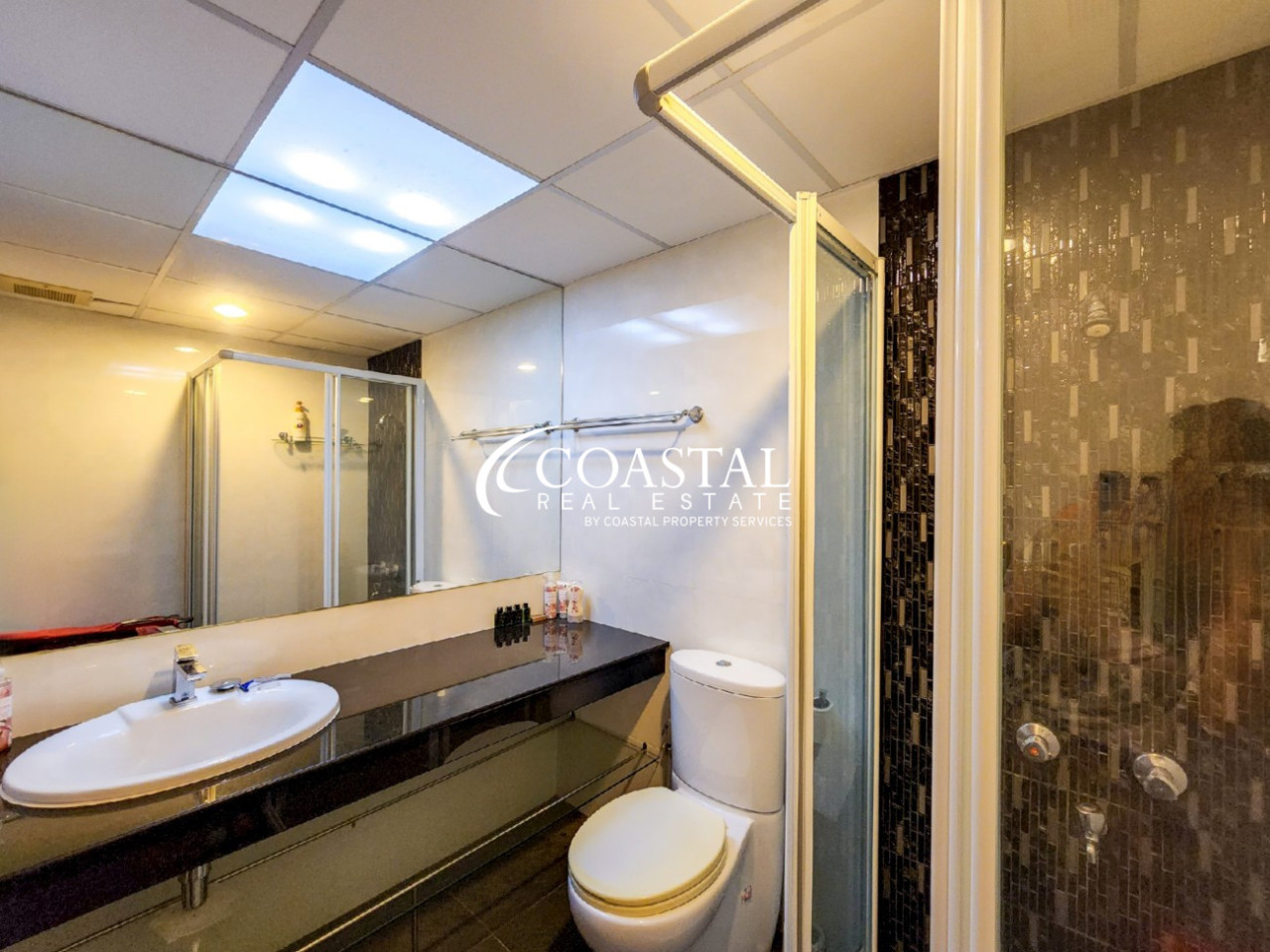 คอนโดสำหรับขายหรือเช่าที่นาจอมเทียน