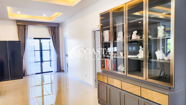 House For Sale Mabprachan/Pong