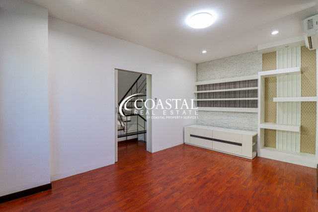 Townhouse For Sale South Pattaya