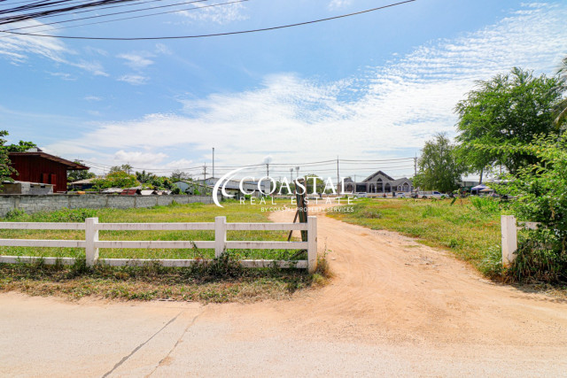 ที่ดินสำหรับขายที่นาจอมเทียน