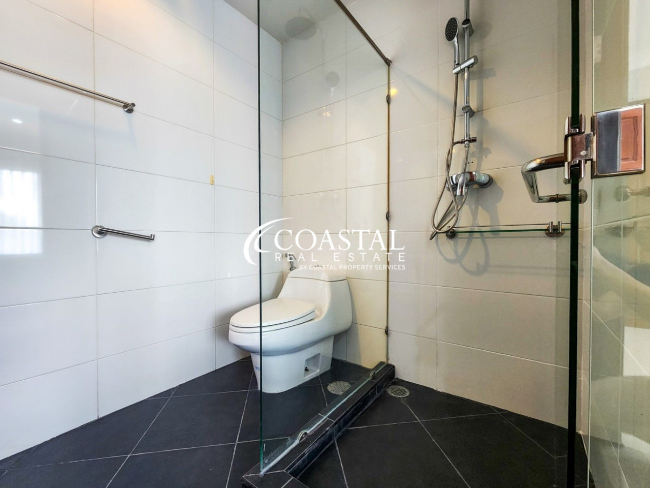 คอนโดสำหรับขายหรือเช่าที่นาจอมเทียน