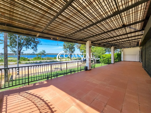 อสังหาริมทรัพย์เชิงพาณิชย์สำหรับขายหรือเช่าที่มาบประชัน/โป่ง