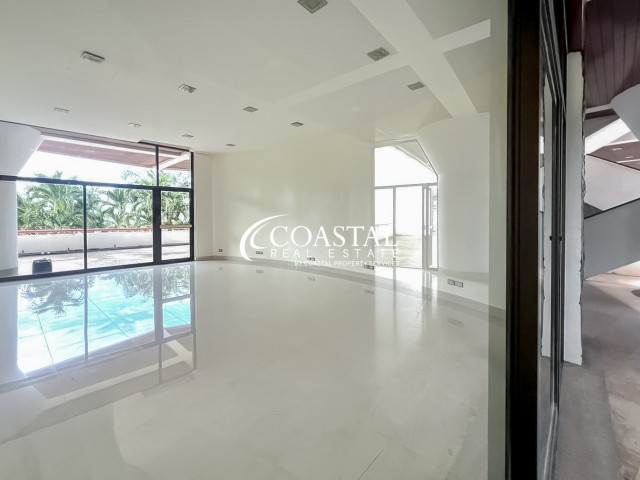 Commercial For Sale Baan Amphur