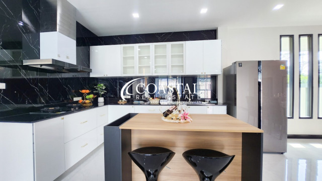 House For Sale And Rent Mabprachan/Pong