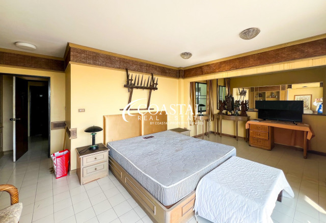 ทาวน์เฮ้าส์สำหรับขายที่จอมเทียน