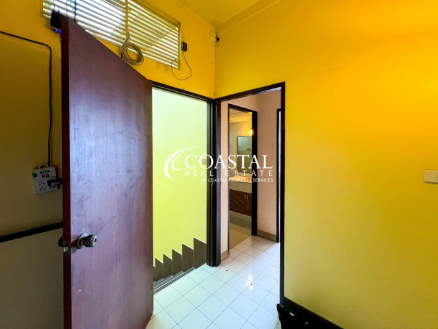 ทาวน์เฮ้าส์สำหรับขายที่จอมเทียน