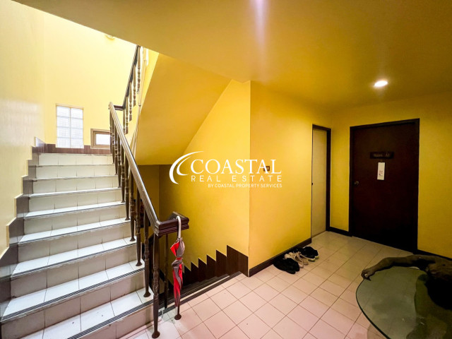 ทาวน์เฮ้าส์สำหรับขายที่จอมเทียน