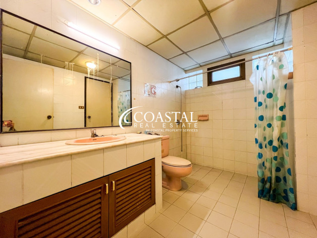 ทาวน์เฮ้าส์สำหรับขายที่จอมเทียน