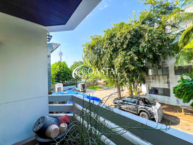 ทาวน์เฮ้าส์สำหรับขายที่จอมเทียน