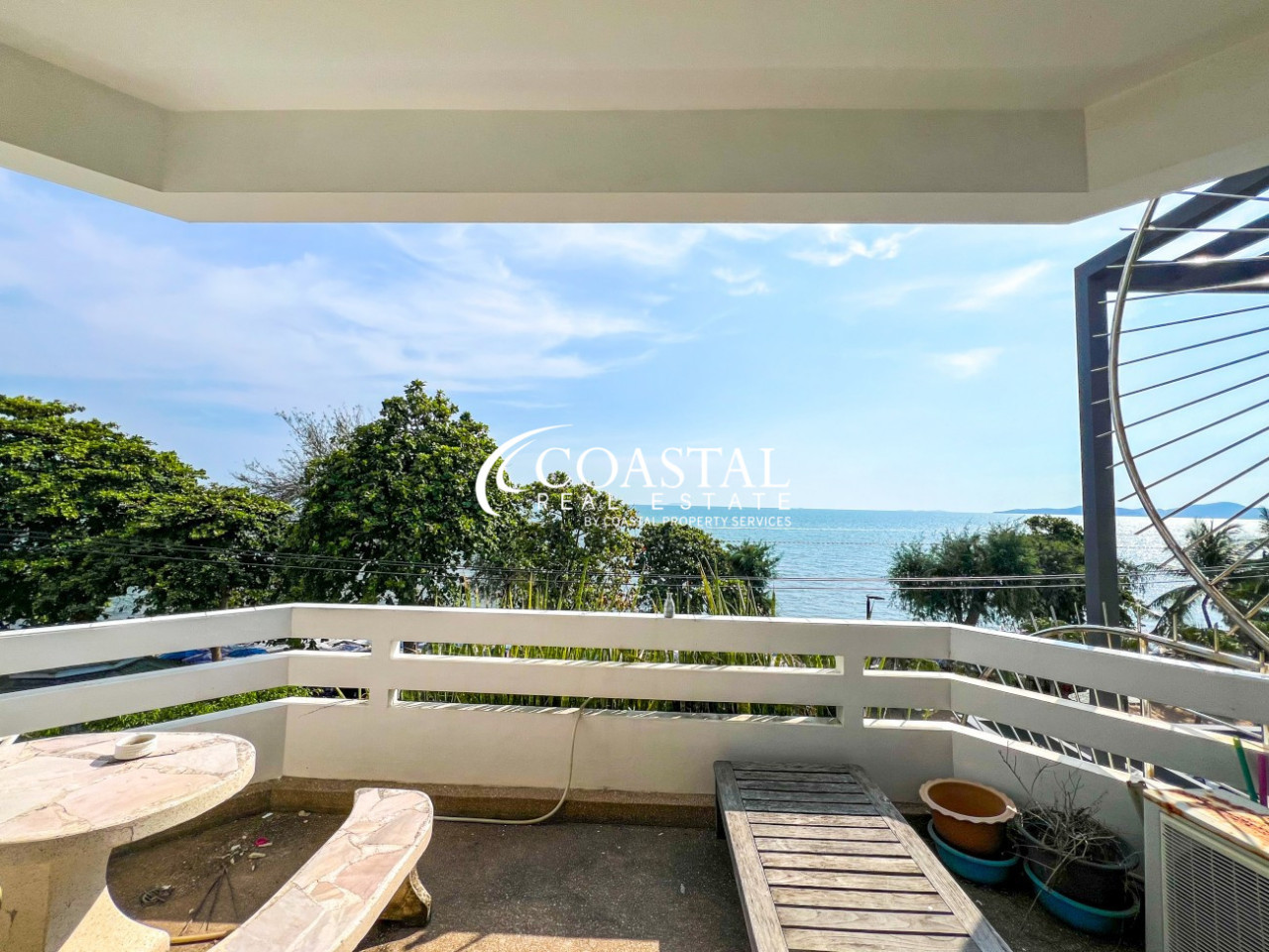 ทาวน์เฮ้าส์สำหรับขายที่จอมเทียน