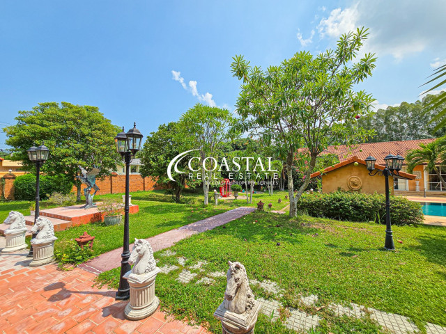 อสังหาริมทรัพย์เชิงพาณิชย์สำหรับขายที่นาจอมเทียน