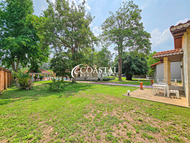 อสังหาริมทรัพย์เชิงพาณิชย์สำหรับขายที่นาจอมเทียน