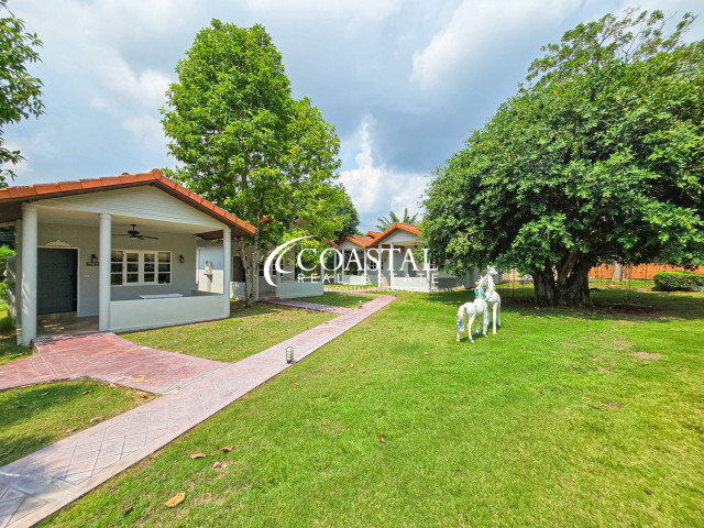 อสังหาริมทรัพย์เชิงพาณิชย์สำหรับขายที่นาจอมเทียน