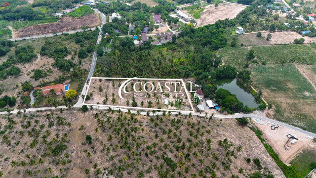 ที่ดินสำหรับขายที่นาจอมเทียน