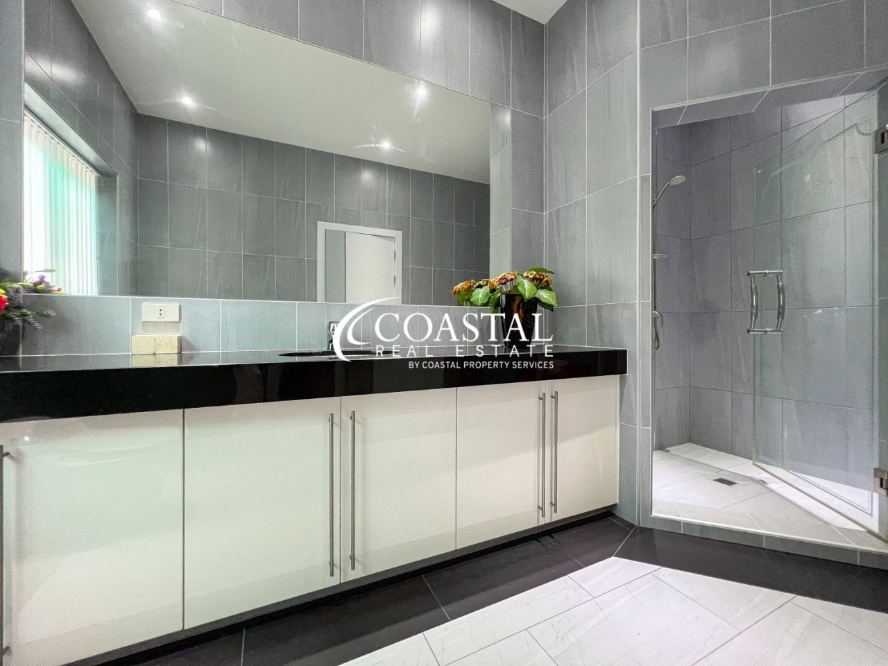 บ้านสำหรับขายที่พระตำหนัก