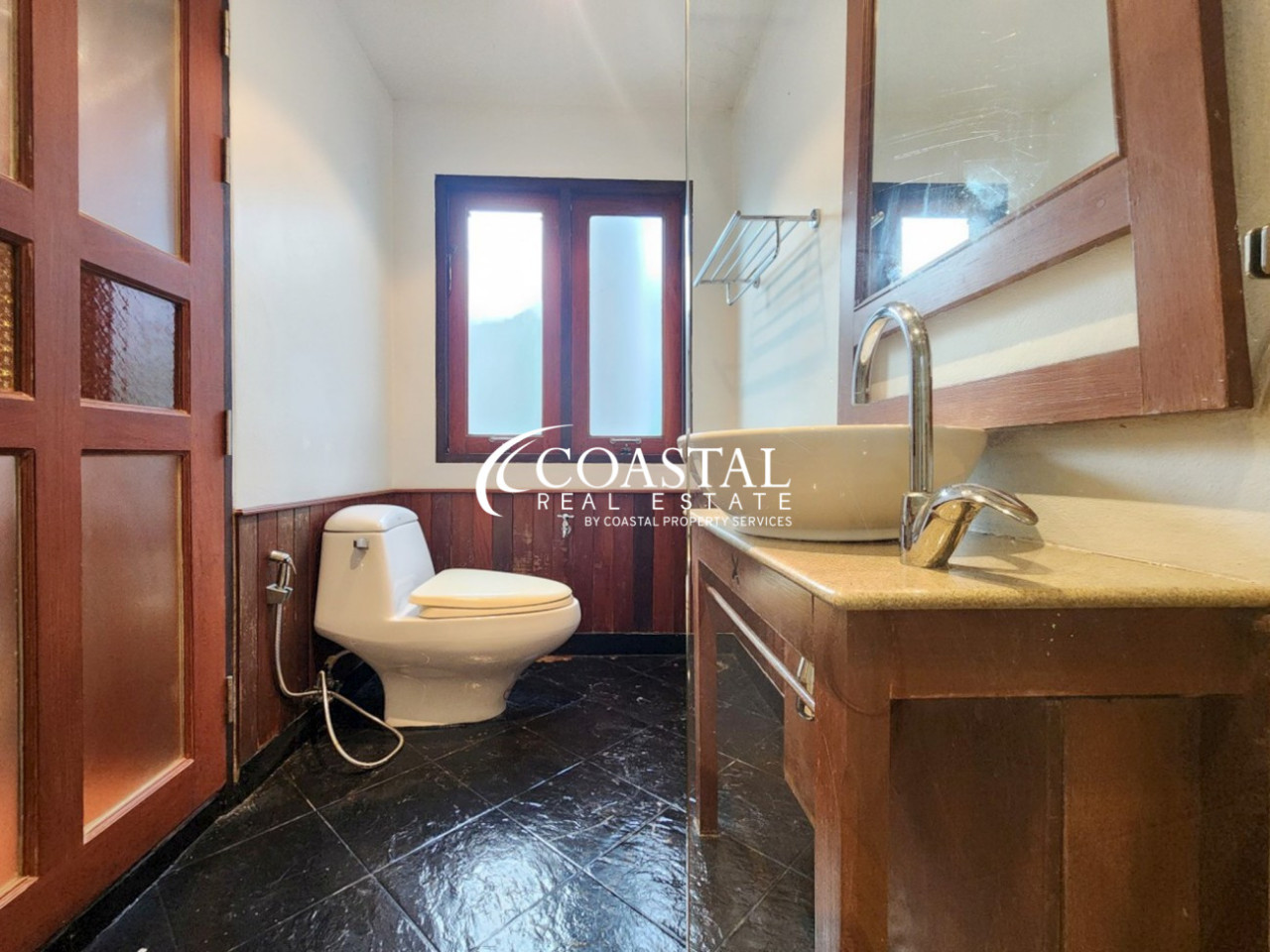 บ้านสำหรับขายหรือเช่าที่นาจอมเทียน