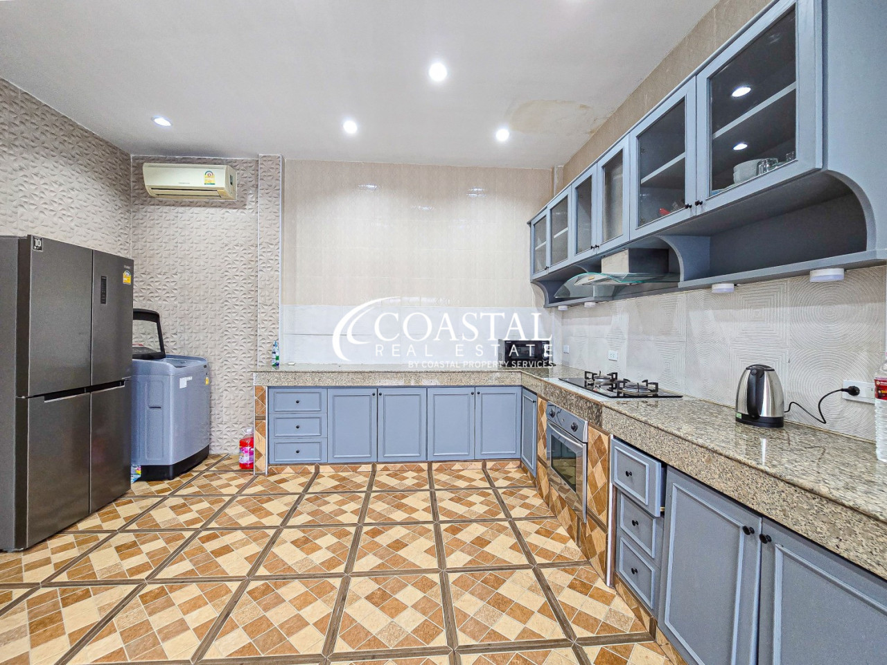 House For Sale Mabprachan/Pong