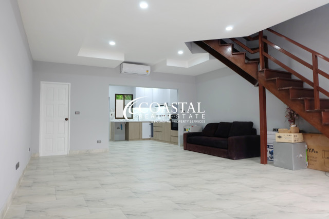 Townhouse For Sale East Pattaya