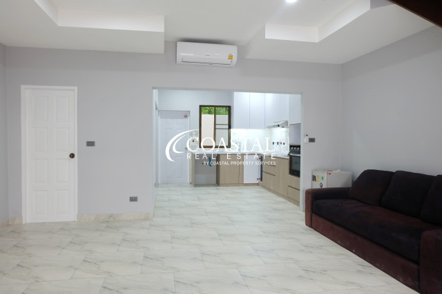 Townhouse For Sale East Pattaya