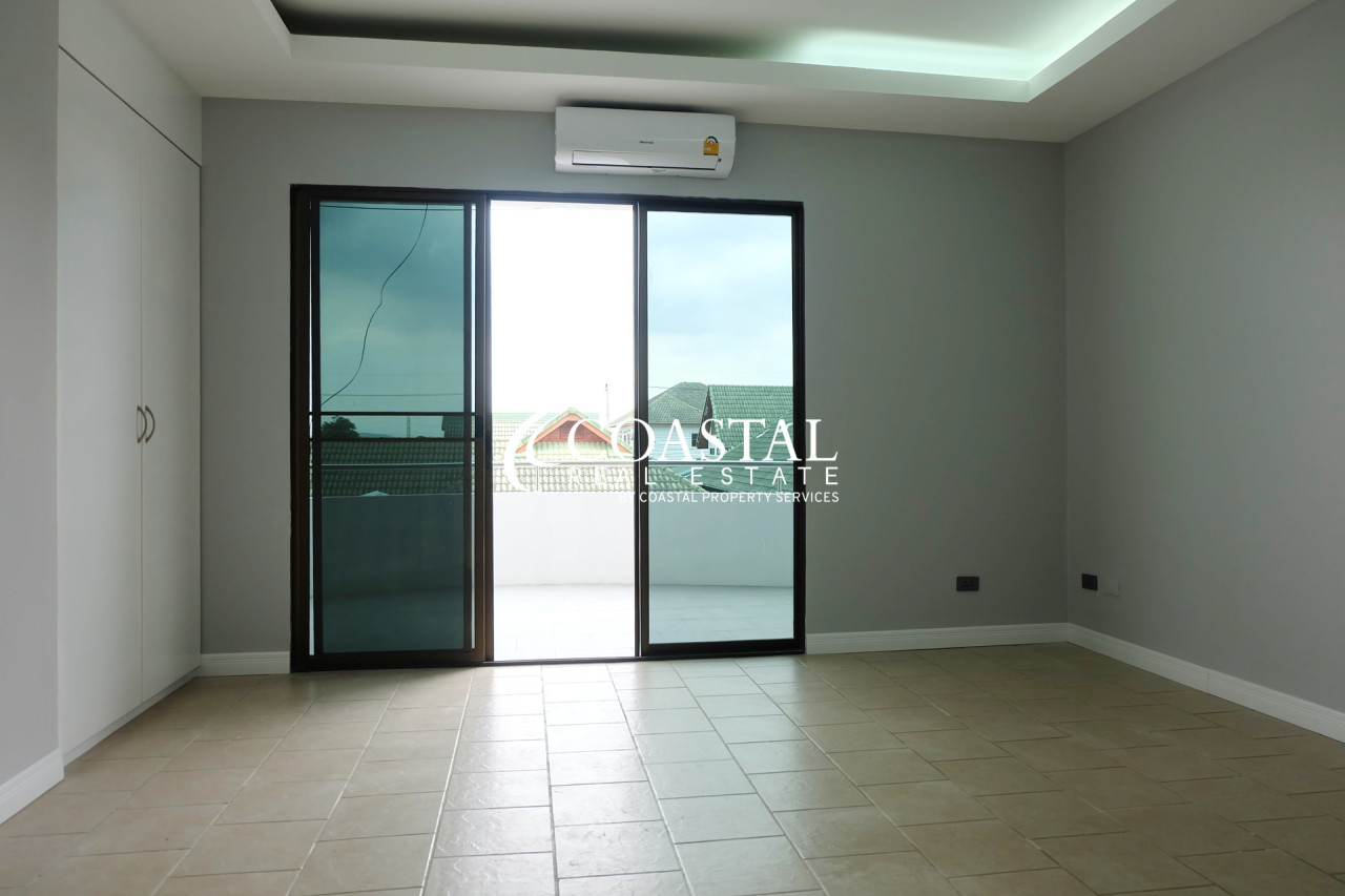 Townhouse For Sale East Pattaya