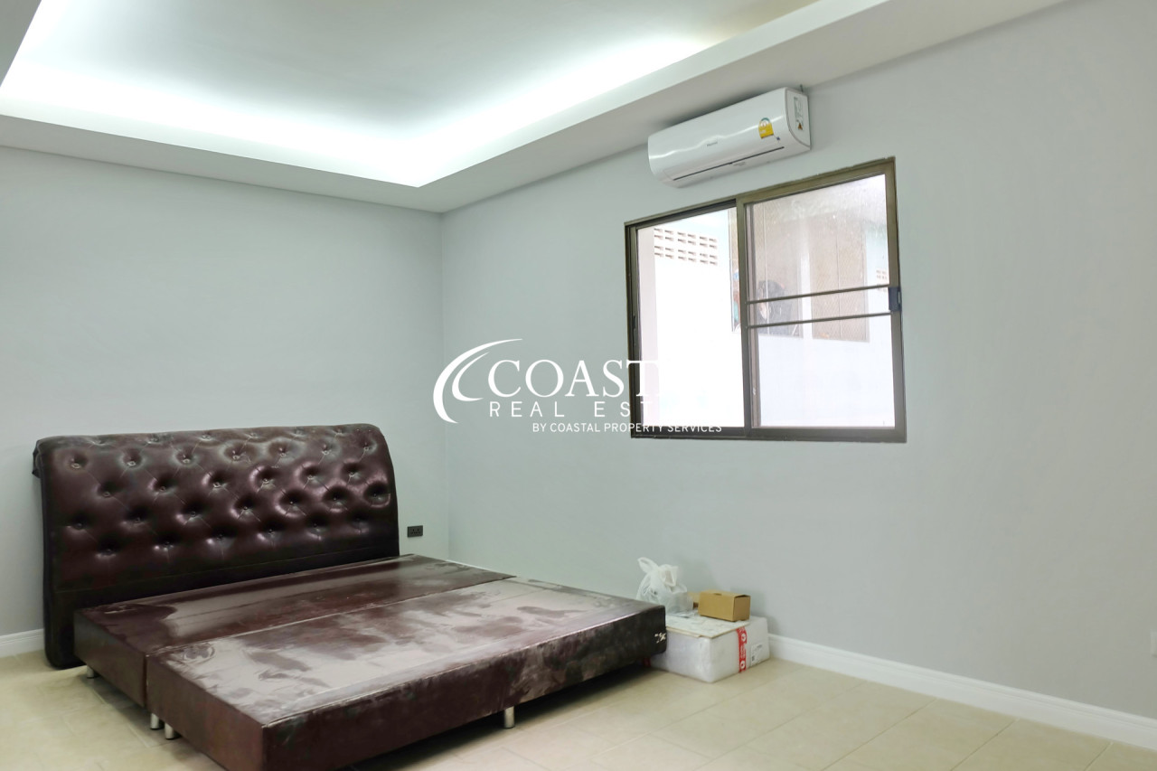 Townhouse For Sale East Pattaya
