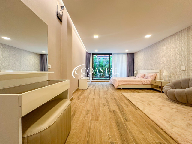 บ้านสำหรับขายที่พระตำหนัก